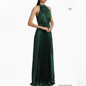 ML Monique Lhuillier - Emerald Green Pleated Maxi Dress
